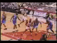 實戰中能隔扣歐尼爾?神就是神!就是這麼輕鬆!-黑特籃球-NBA新聞影音圖片分享社區