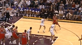 人物 | 穿越了?「戰神AI」拜佛晃飛杜蘭特!這一幕讓我淚流滿面!-黑特籃球-NBA新聞影音圖片分享社區