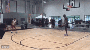 實戰中能隔扣歐尼爾?神就是神!就是這麼輕鬆!-黑特籃球-NBA新聞影音圖片分享社區