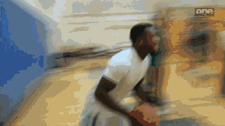 實戰中能隔扣歐尼爾?神就是神!就是這麼輕鬆!-黑特籃球-NBA新聞影音圖片分享社區