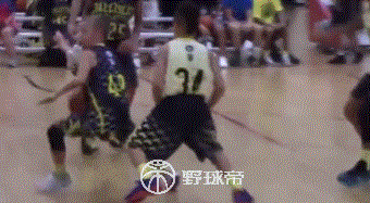 身高1米34!運球神似Curry,傳球騷如白巧克力!(影)-黑特籃球-NBA新聞影音圖片分享社區