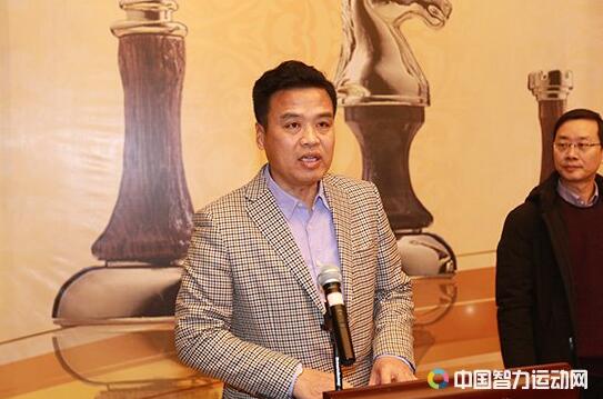 杨伊明在开幕式上致辞