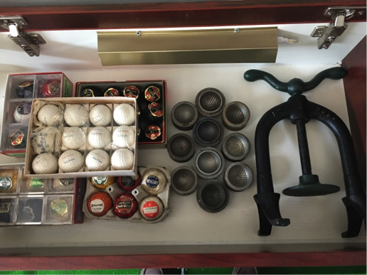 馆藏高尔夫球和模具