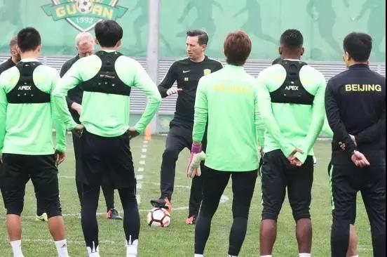 京媒:新京城德比首瞩目 国安阵中比埃拉最稳定