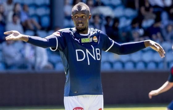 『斯特』飞人博尔特正式踢比赛了〈比赛〉!身