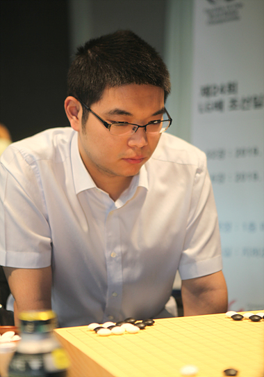 中国棋手芈昱廷