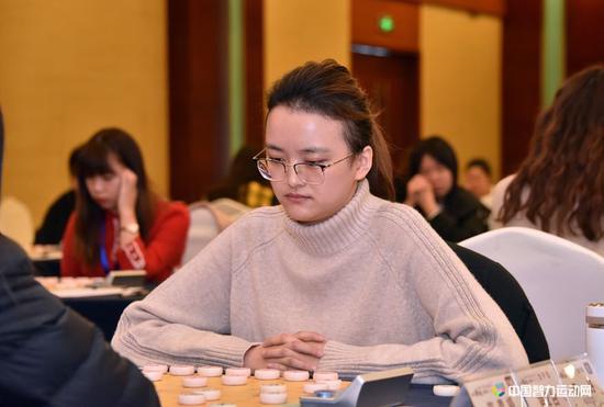 棋王酒业杯个人赛女子组：唐丹击败队友豪取6连胜