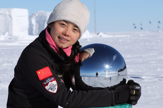 2011年1月,徒步113公里到达南极点