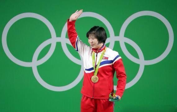 2016年里约奥运会,在女子举重75公斤级比赛中林正心夺冠