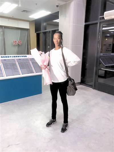 胡克尔抵达天津