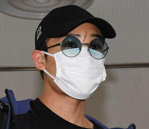 桃田车祸后回日本一言不发 正面照片曝光伤痕明