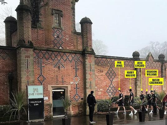 【博狗体育】曼联输球后集体上洗浴中心 曼城刚在此与女郎群欢