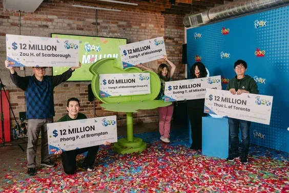 5名华裔同事合买擒3亿巨奖 大方露脸平分奖金