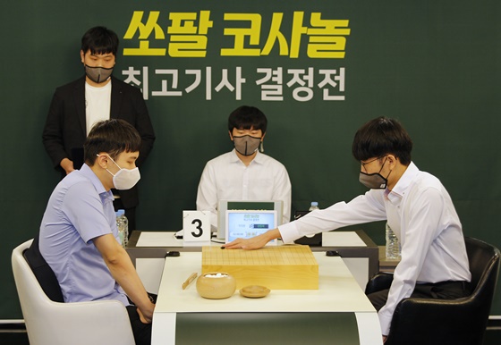 申真谞零封朴廷桓