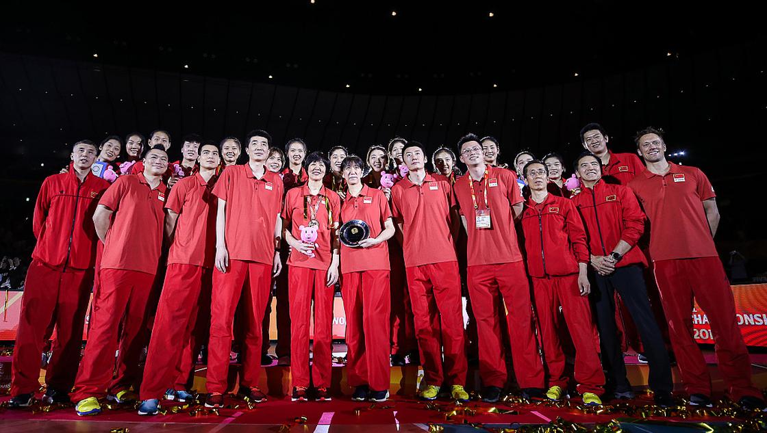 女排世锦赛颁奖仪式中国摘铜