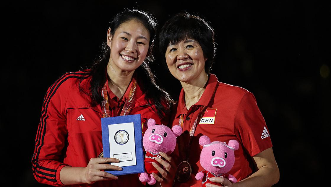 2018年女排世锦赛最佳阵容颁奖