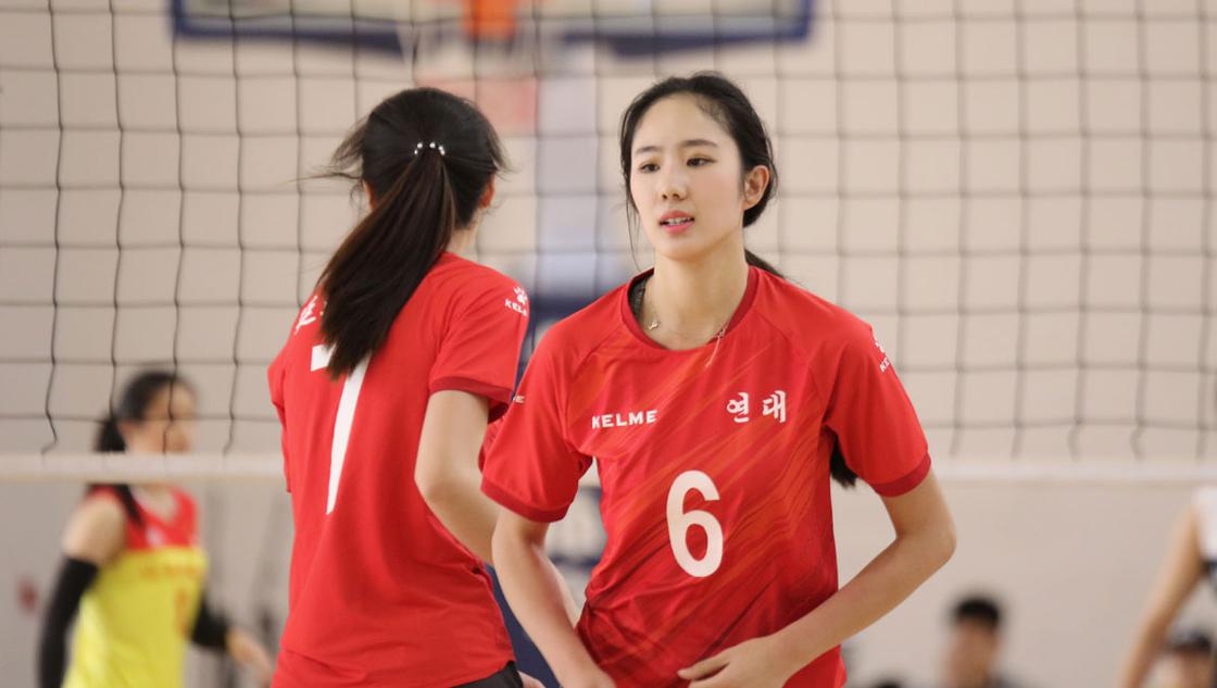 CUVA大学生排球联赛美女如云