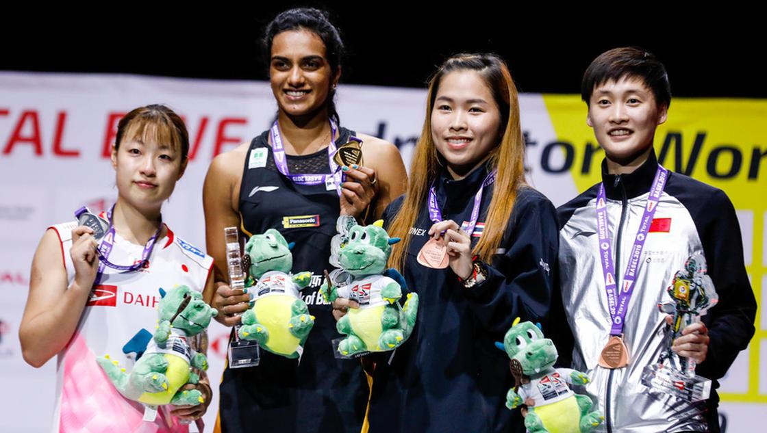 世锦赛女单颁奖辛杜夺冠