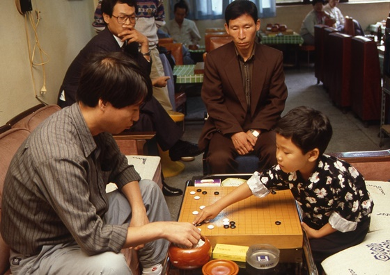 年幼的徐奉洙在对局中