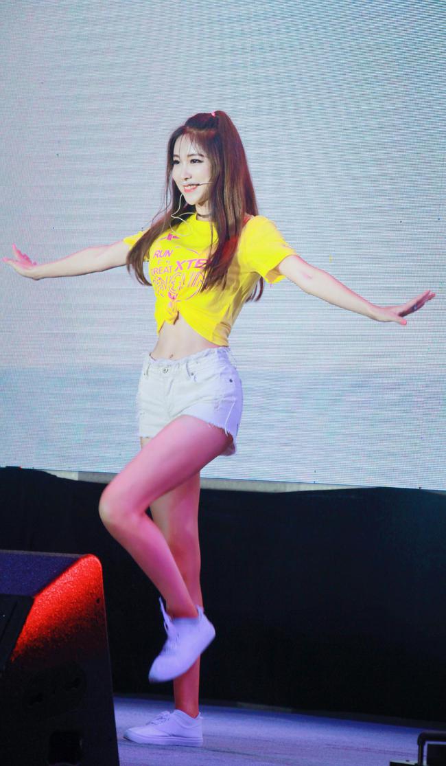 周玲安将发布新歌《Honey on Bees》 女神粥已完成录制