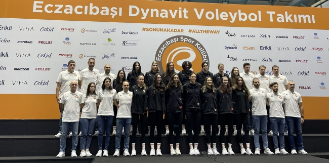 土耳其伊萨奇巴希女排2022-2023赛季全家福
