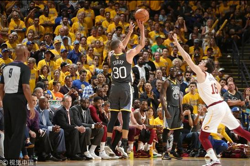 殺人還誅心!他用最Curry的方式殺死騎士,趕超詹皇並逐步書寫自己的傳奇!-黑特籃球-NBA新聞影音圖片分享社區