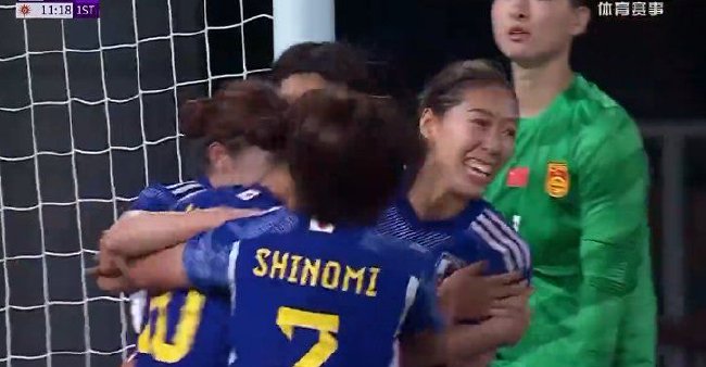 第12分钟中国女足0-1落后 后点日本队打空门得分