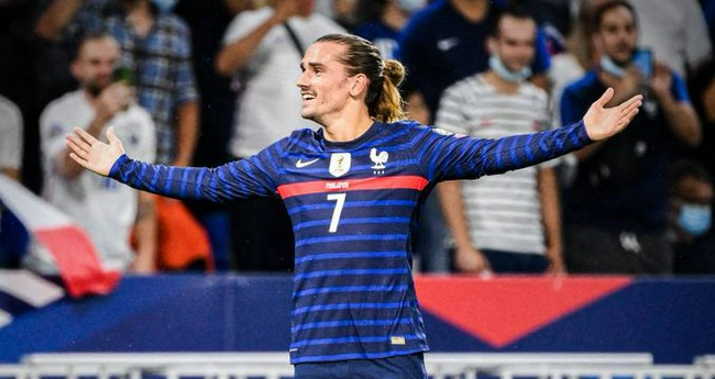 格列兹曼双响,法国2-0
