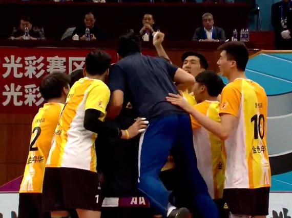 江川库比亚克合砍52分难救主