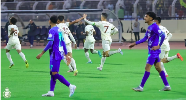 沙特联-C罗斩处子球点球绝平 利雅得胜利2-2