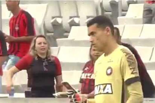 阿迪达斯清风系列