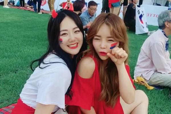 韩国本土女球迷观战世界杯 颜值爆棚
