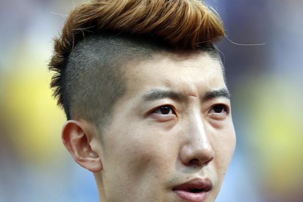 策划-发型不乱妆容精致！韩国门将火了