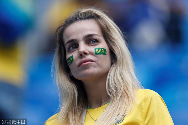 巴西哥斯达黎加美女球迷颜值PK