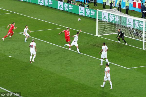 世界杯第56球！米特洛维奇5分钟头球破门