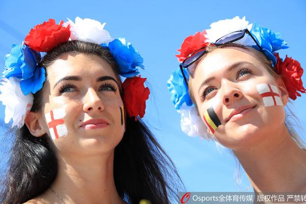 青春靓丽！英格兰比利时女球迷颜值PK