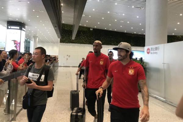 费尔顿支持小斯：安东尼这样的得分手确实会让球运转停滞