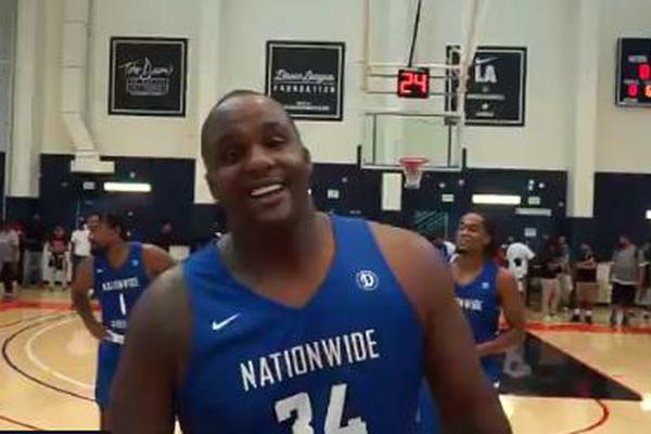 3年没打过NBA的人砍34+7!马刺大当家被他虐杀