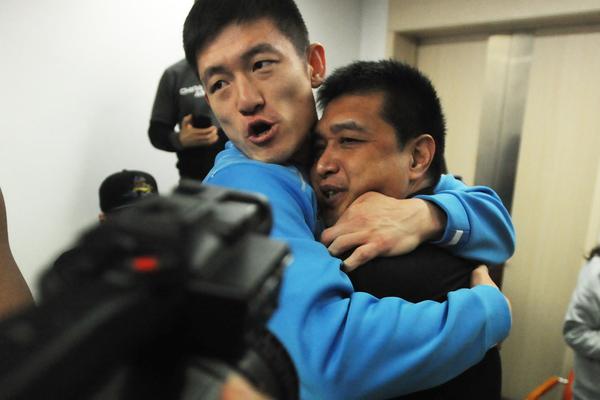 薪資專家：由于入選最佳防守一陣 多特將獲得50萬可能解鎖的獎(jiǎng)金