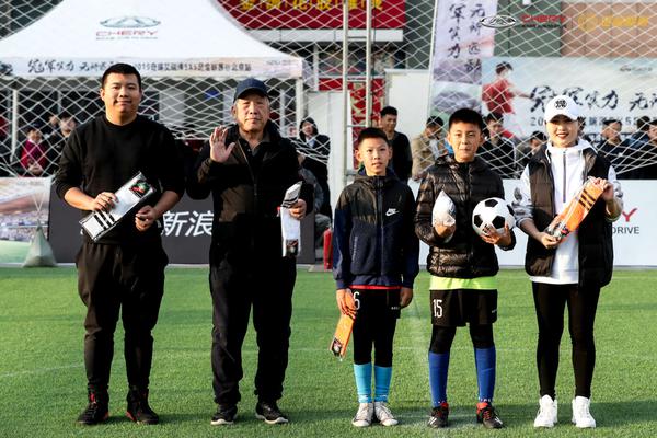 [流言板]美媒曬約基奇和申京今日數據對比：34+10+9 vs 14+5+6