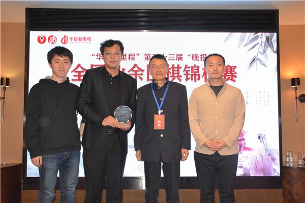 图说:新民清一队左起赵炎,胡煜清,吕国梁(教练),唐崇哲 吕国梁 摄