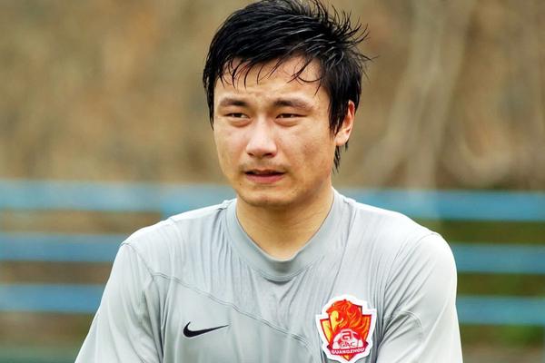 Hope也是好起来了，韩国人居然说chovy是中单Hope