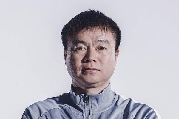 [流言板]主持小钰晒日常照：每天都在到处窜着打工