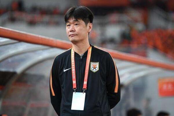 李霄鹏