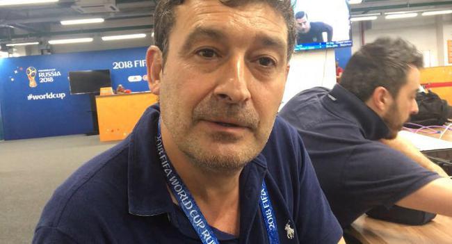 新浪体育前方采访巴萨资深跟队记者Alfredo Martinez先生