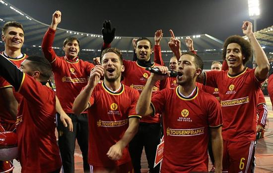 颤抖吧!世界第1拥5亿豪阵登基_手机新浪网