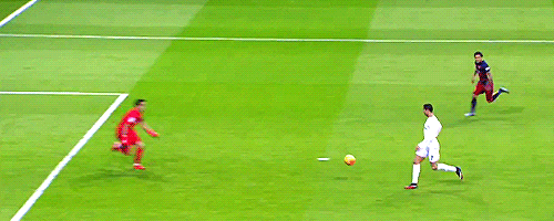 继续天神级表现的内马尔,还是火线复出的梅西,都是这场焦点大战当之无