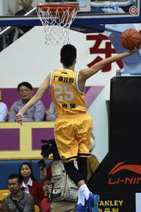 林志杰24分赵岩昊14分广厦大胜深圳 顾全19分