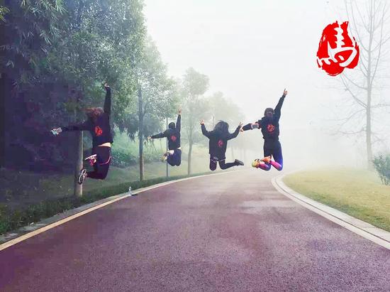 咸咸马帮:一帮马匪玩转逼格强身健体_跑步频