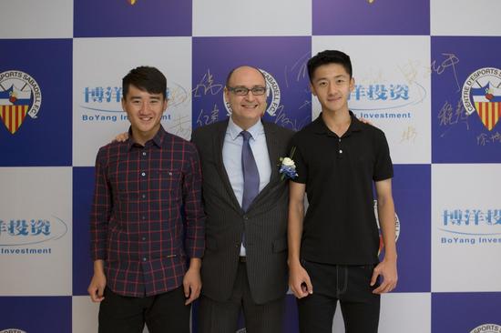 连籍双星加盟西班牙沙巴度尔